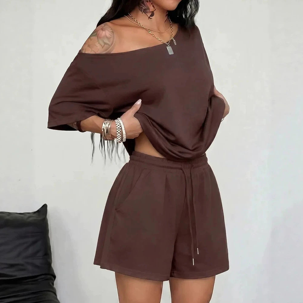 Solid-Color Sporty Loose-Fitting Shorts Two-Piece Set