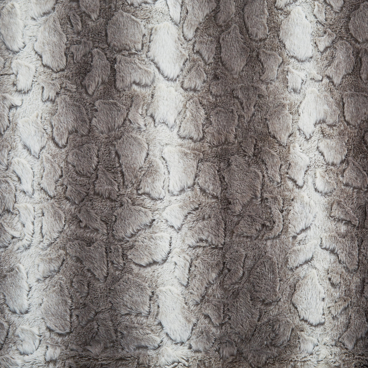 Tache Silver Snow Giraffe Faux Fur Throw Blanket (DY16)